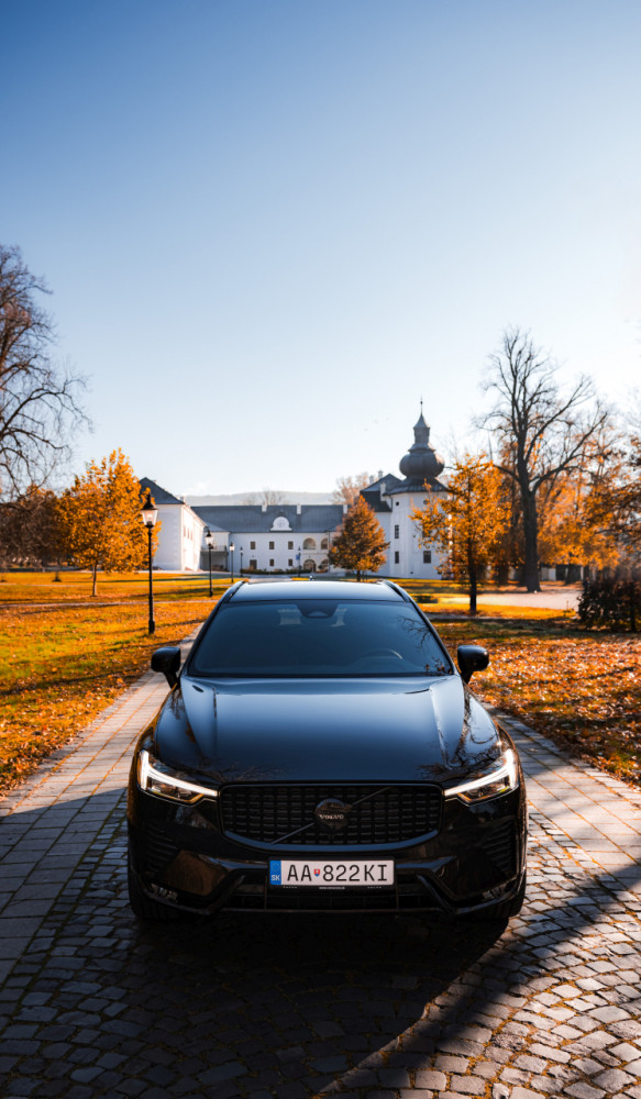 Volvo XC60 B5 AWD Black Edition